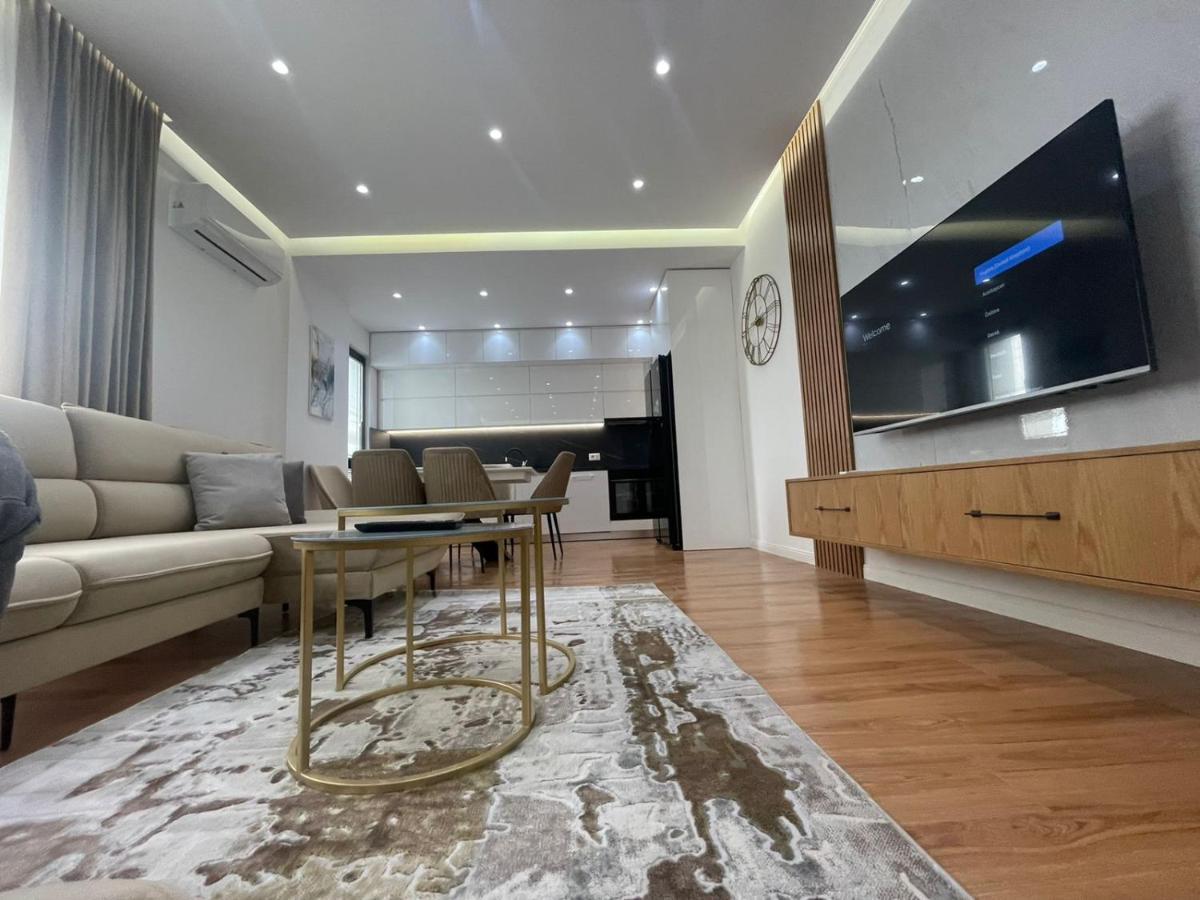 Lux Apartment At Arlis 地拉那 外观 照片