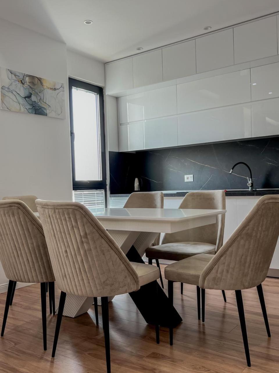 Lux Apartment At Arlis 地拉那 外观 照片
