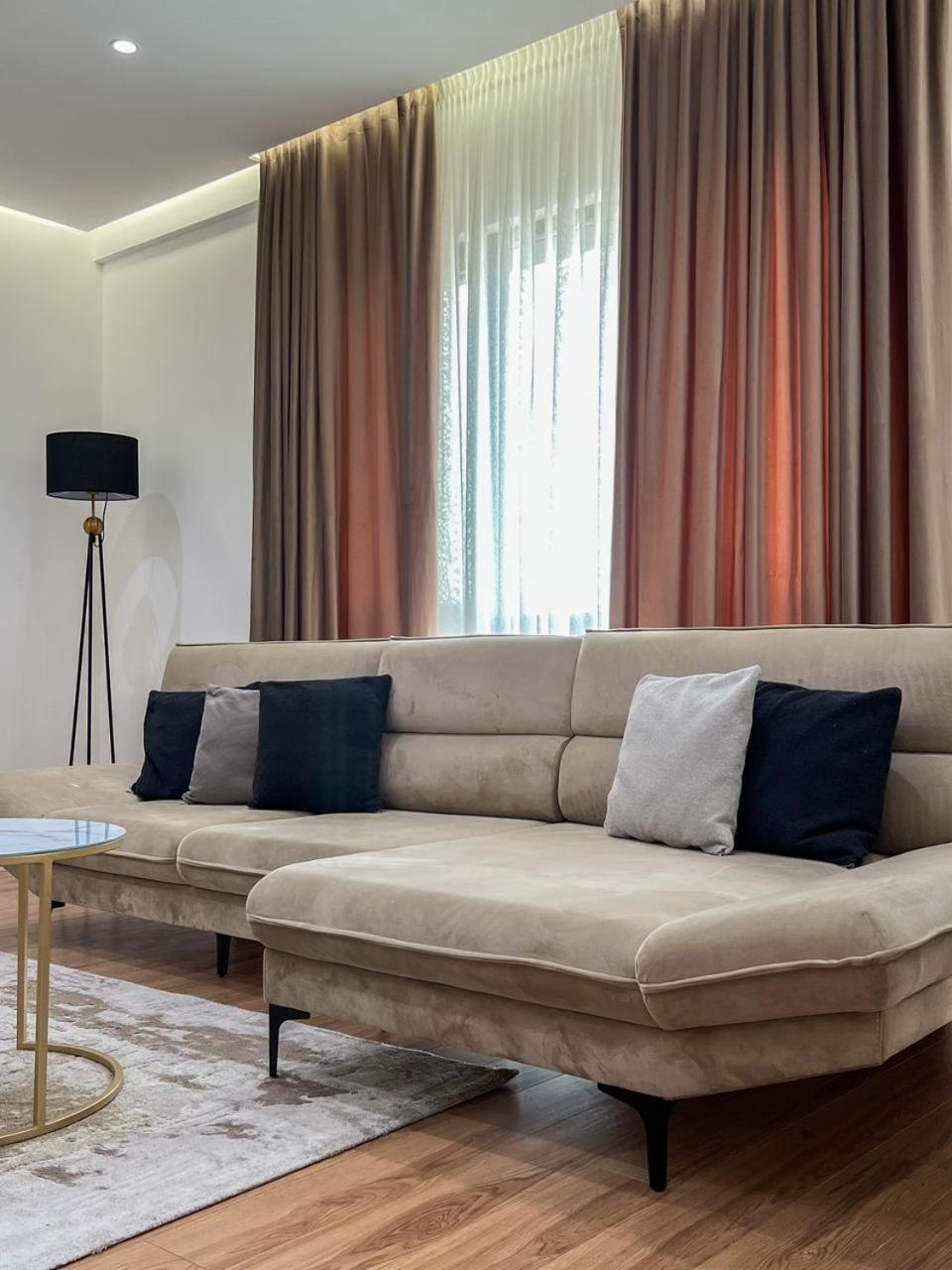 Lux Apartment At Arlis 地拉那 外观 照片