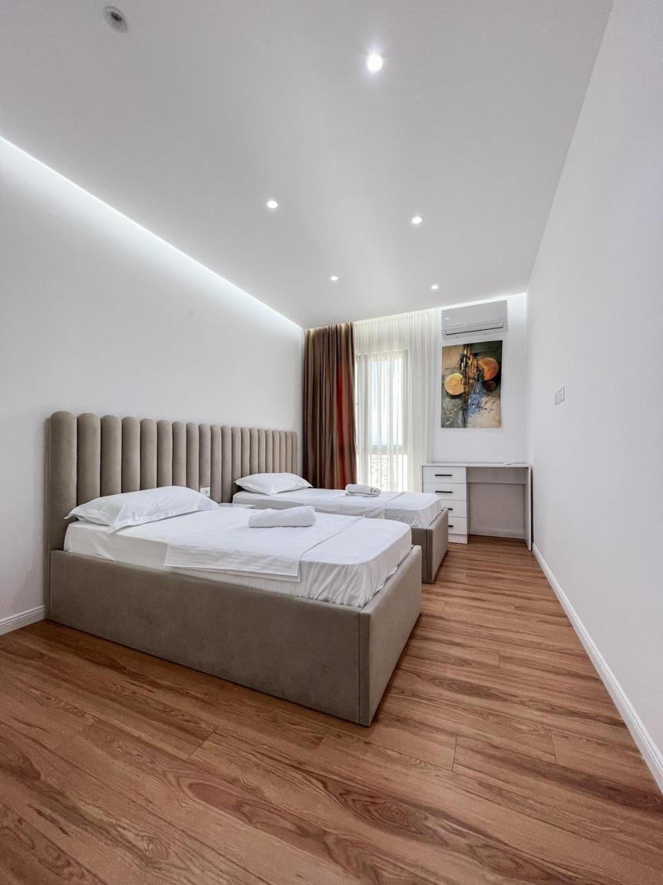 Lux Apartment At Arlis 地拉那 外观 照片