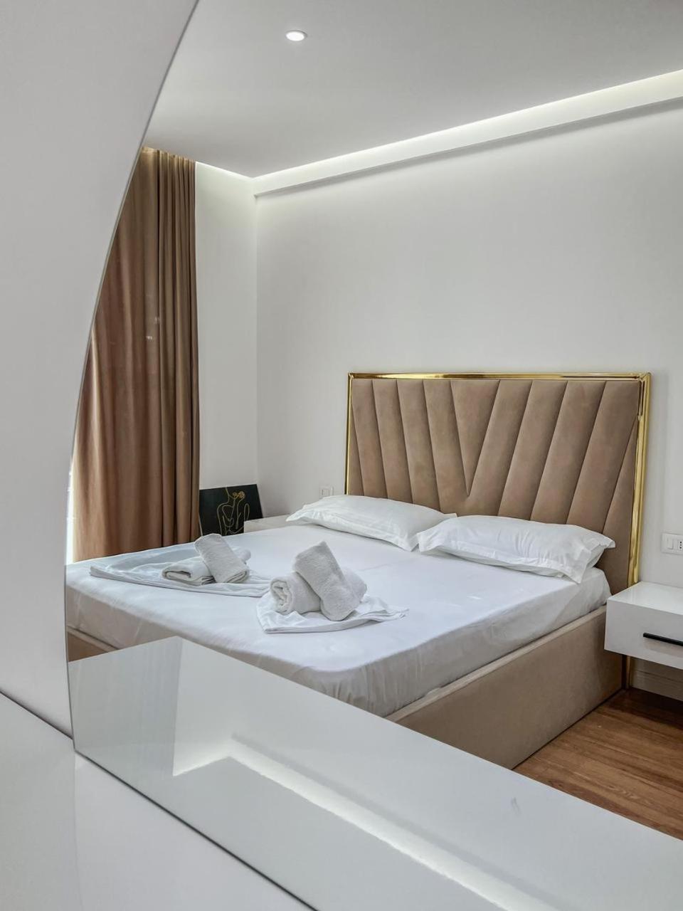 Lux Apartment At Arlis 地拉那 外观 照片