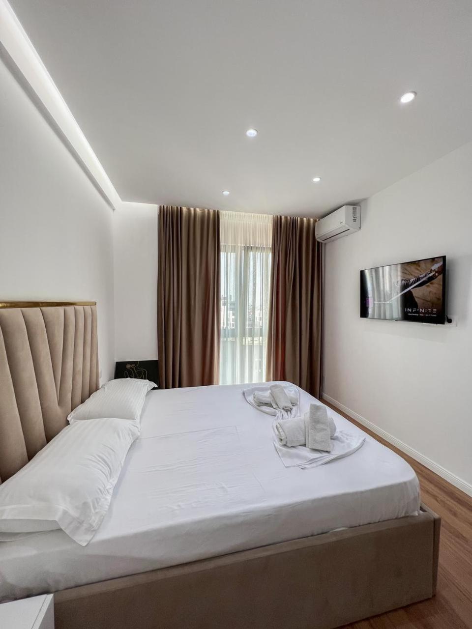 Lux Apartment At Arlis 地拉那 外观 照片