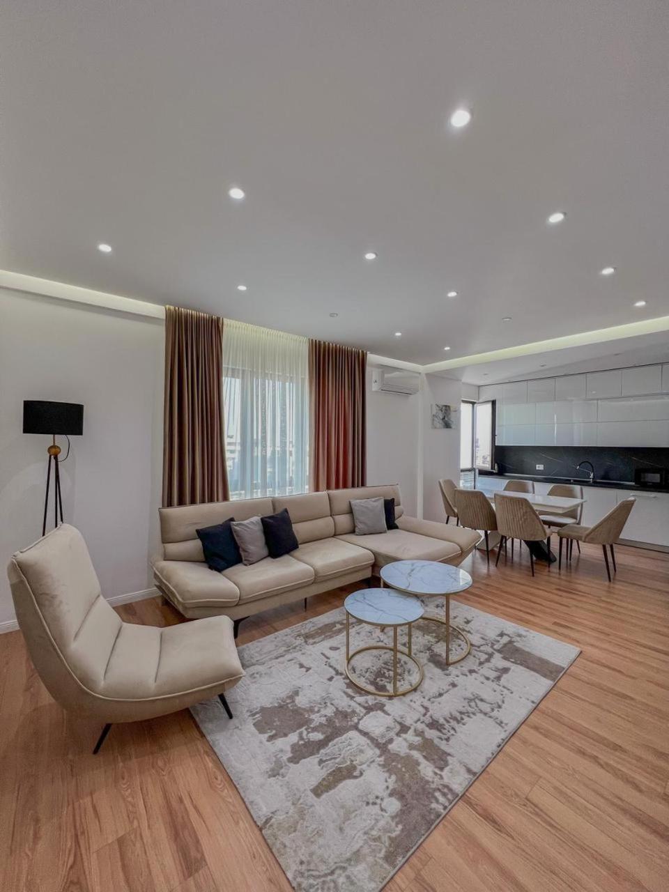 Lux Apartment At Arlis 地拉那 外观 照片